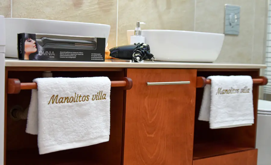 Manolitos Villa Resort and Spa — bathroom