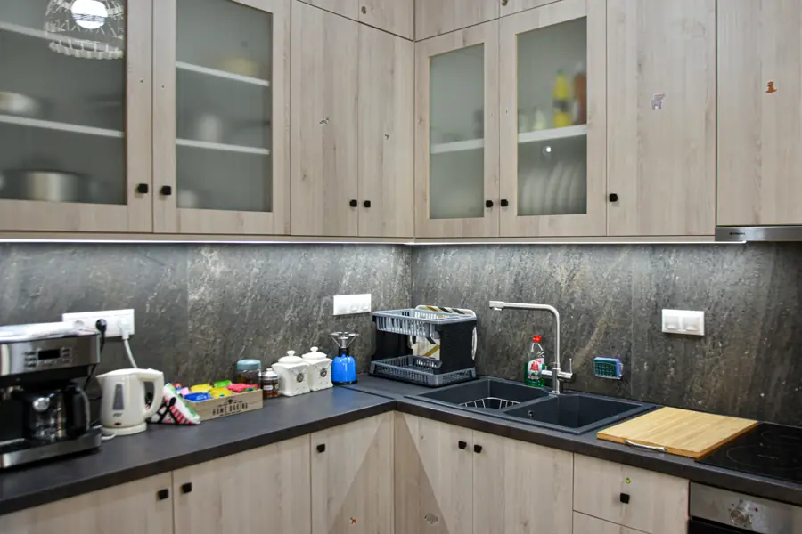 Manolitos Villa Resort and Spa — kitchen and dining
