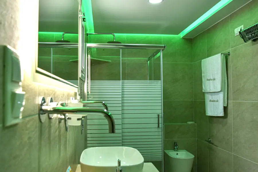 Manolitos Villa Resort and Spa — bathroom